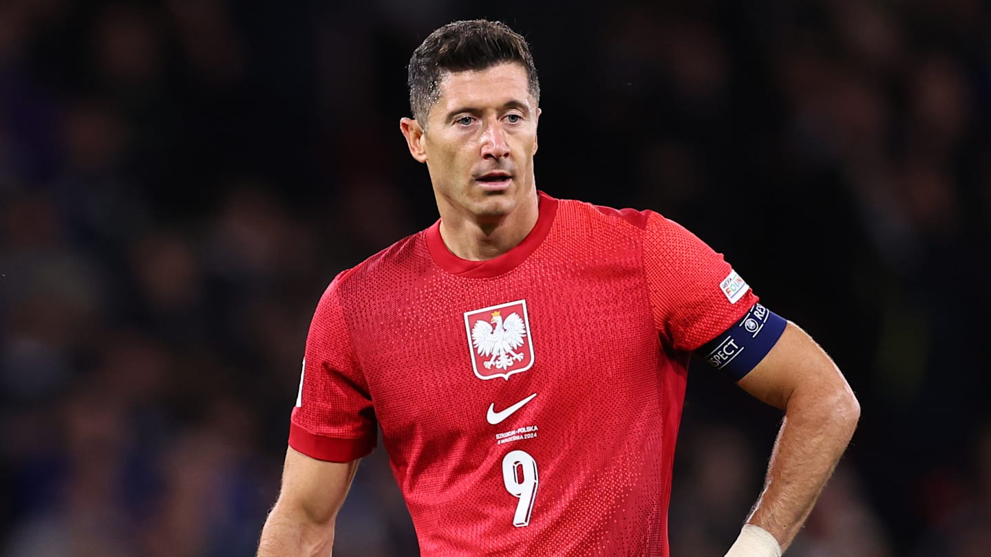 Robert Lewandowski, Polonya’daki değişikliğin ardından endişe verici sakatlık güncellemesi yaptı.